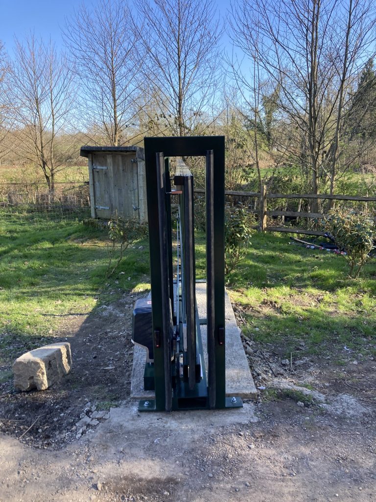 Cantilever sliding gate installation